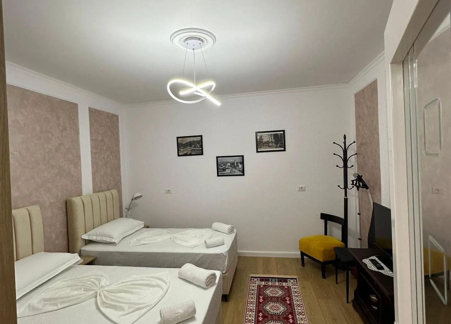 Holiday home Sen Garden Home Tirana