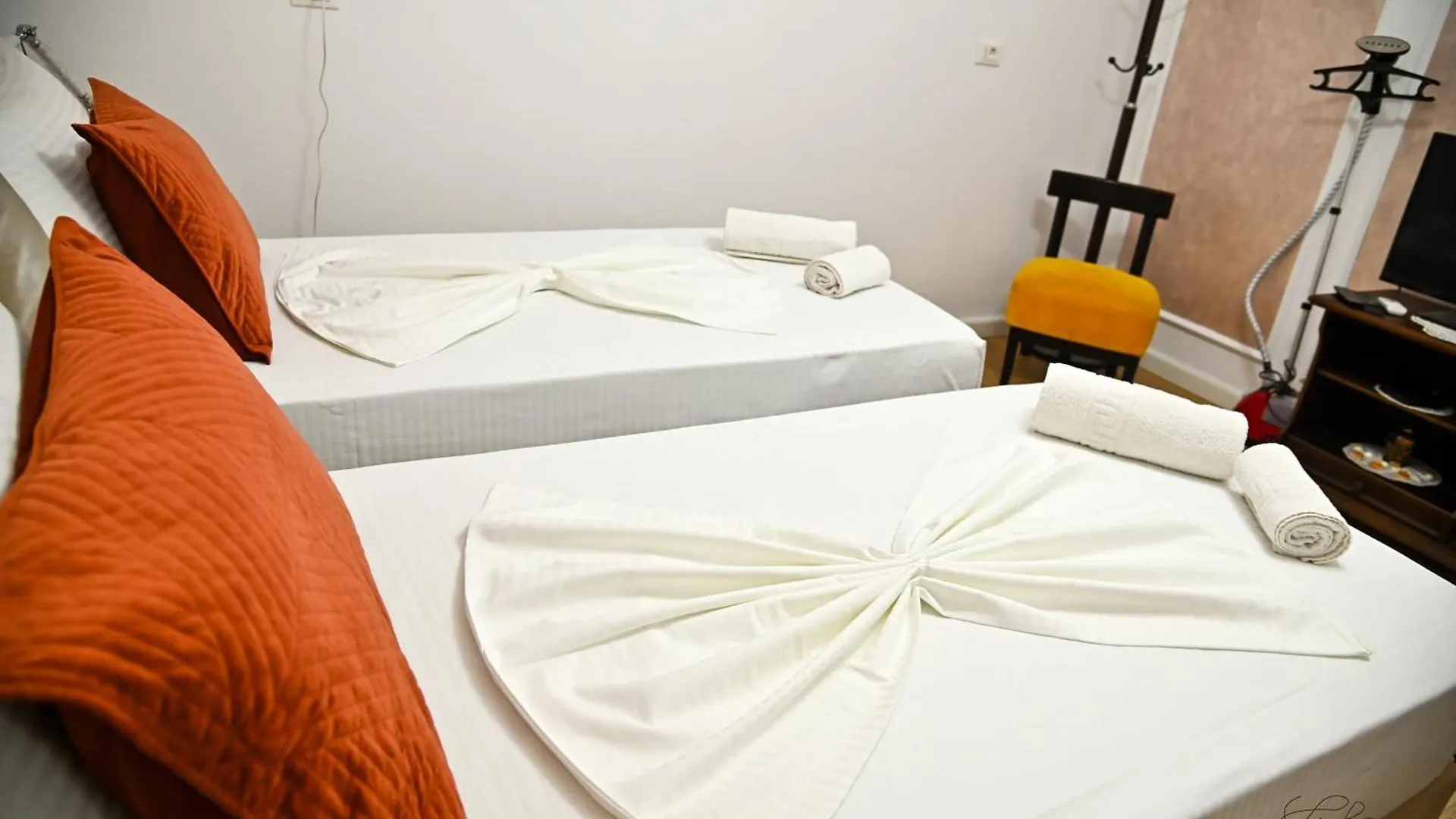 Sen Garden Home Tirana Holiday home